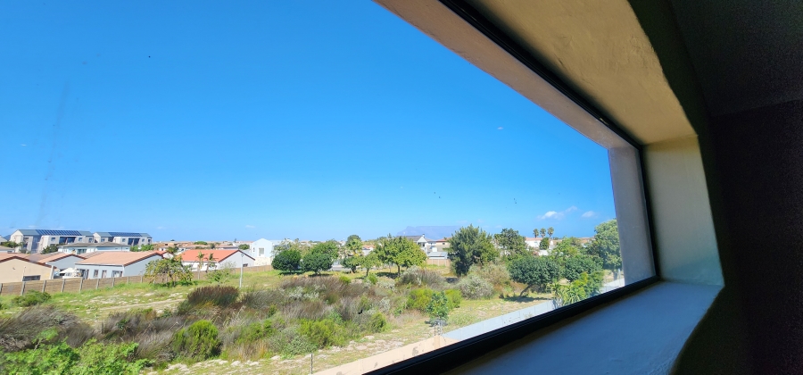 4 Bedroom Property for Sale in Parklands East Western Cape